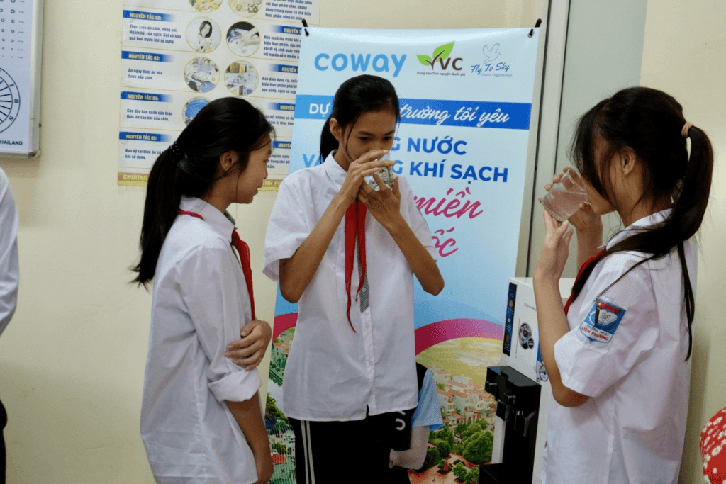 Nhóm từ thiện Fly To Sky kêu gọi hỗ trợ máy lọc nước hỗ trợ các trường học tái thiết sau bão, lũ, sạt lở đất tại miền Bắc