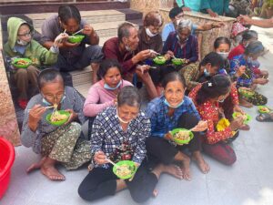 Đến thăm 1000 người khiếm thị/khuyết tật tại “Làng Mù” Vĩnh Châu – Sóc Trăng