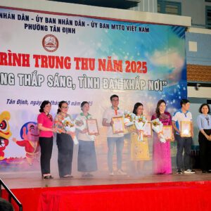 Trao Tặng Quà Trung Thu Cho 1100 Thiếu Nhi Tại Các Tỉnh/Thành Trên Cả Nước